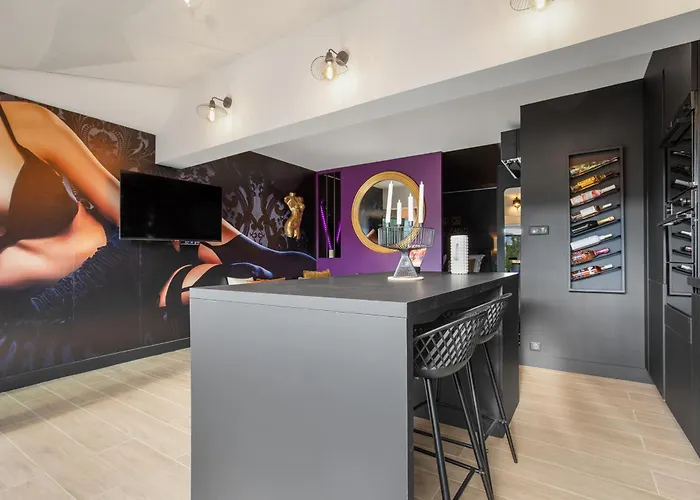 Close Port Nature شقة *