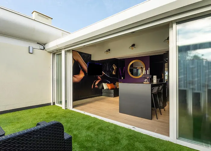 Close Port Nature شقة آجد